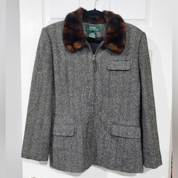 Lauren Ralph Lauren Gray & White Herringbone Jacket Faux Fur Collar in Size 12 - Picture 1 of 14